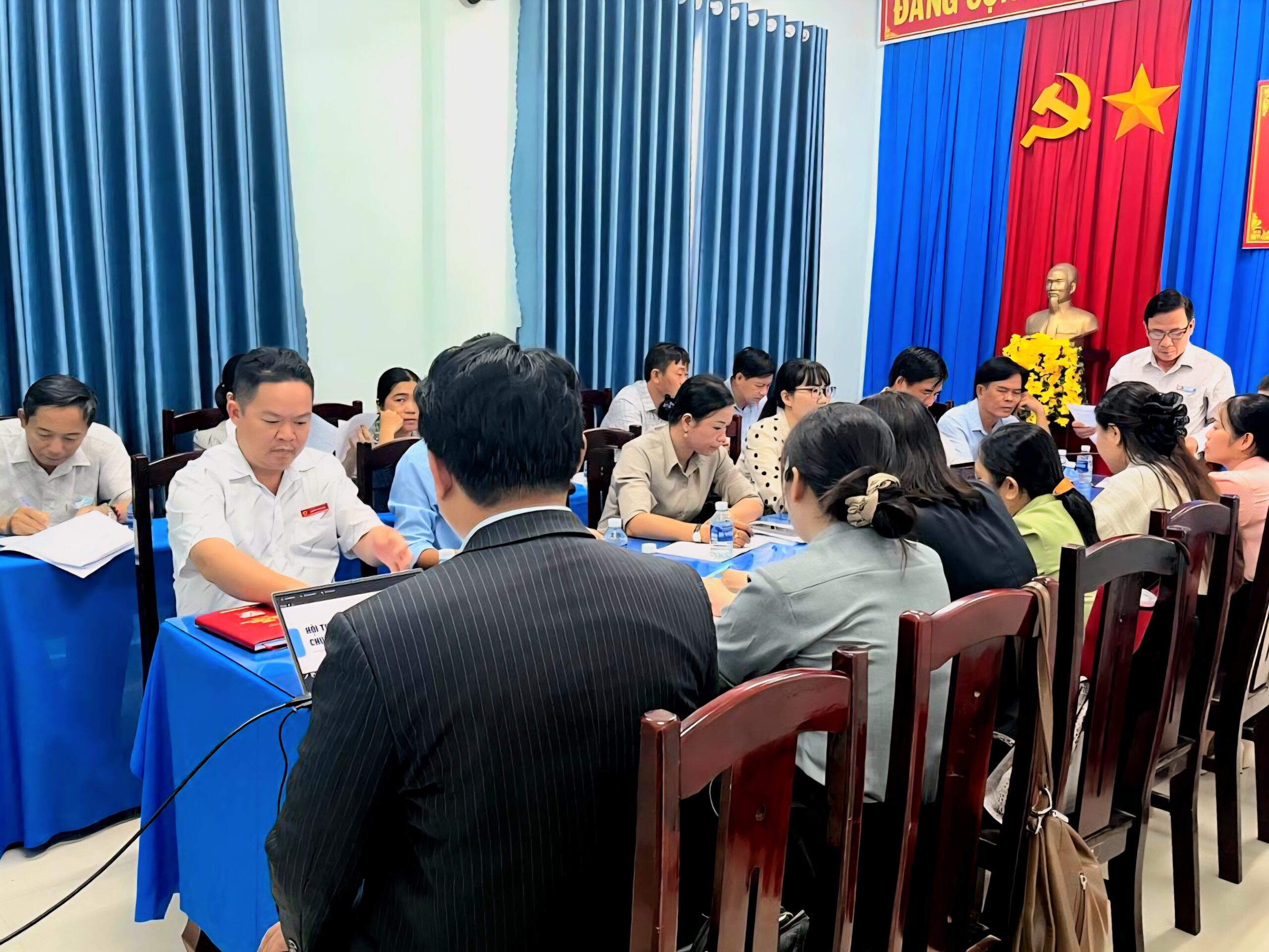 tập huấn triển khai nền tảng thư viện số trường học xã Hương